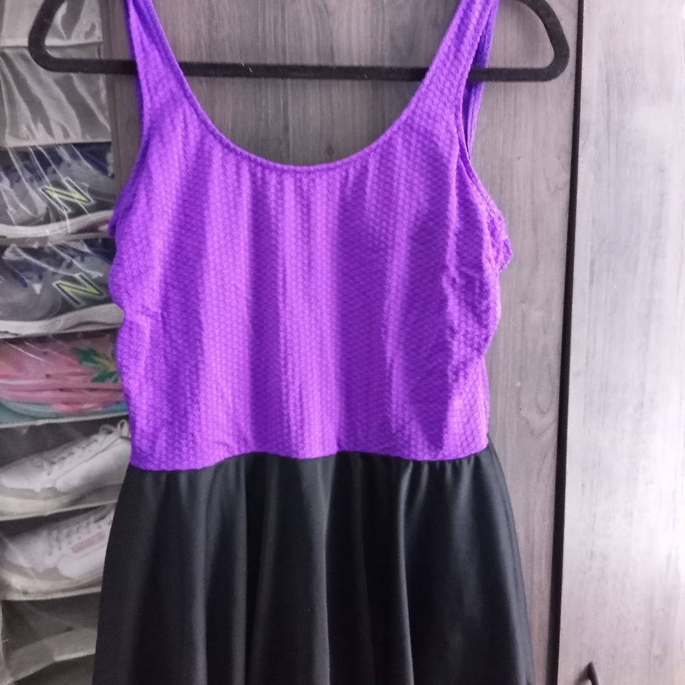 Woman's swim suit